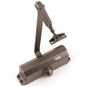 Yale MP522 – hydraulický samozavírač dveří hnědý