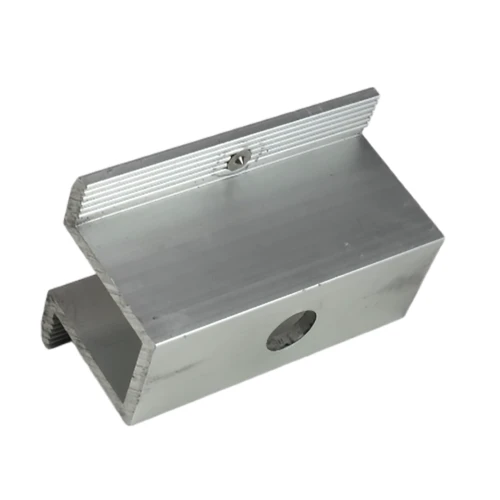 Středová Svorka H25 L50 s uzemňovacím kolíkem PV-04-09 (1)