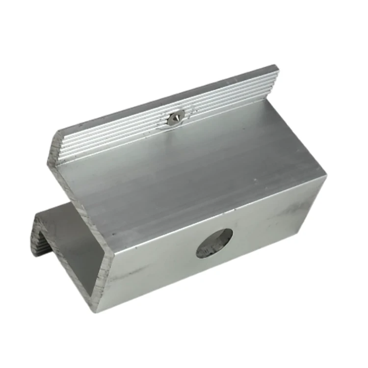 Středová Svorka H25 L50 s uzemňovacím kolíkem PV-04-09 (1)